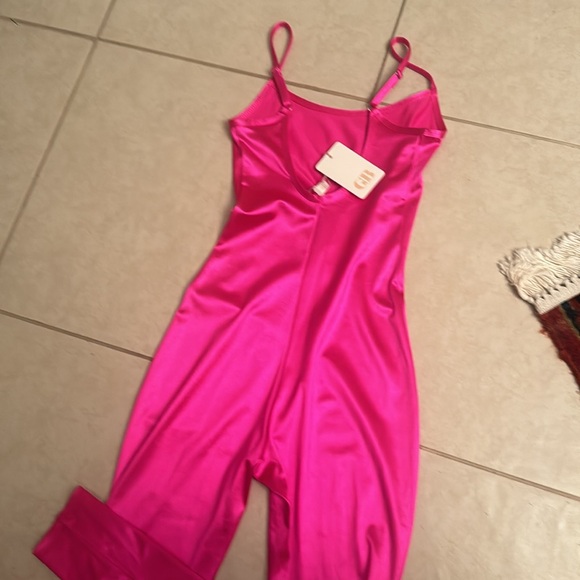Stretch Satin Sleeveless Scoop Neck Onesie - Picture 4 of 4